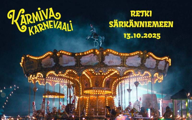 Karuselli pimeässä valaistuna