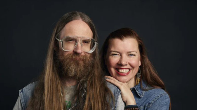 Kirjailijat Noora Mustajoki ja Bosse Hellsten